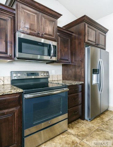 805 W Falcon Circle, Blackfoot, ID 83221