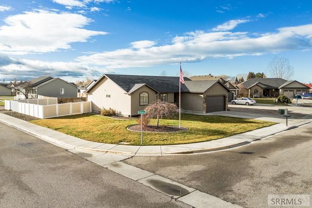 805 W Falcon Circle, Blackfoot, ID 83221