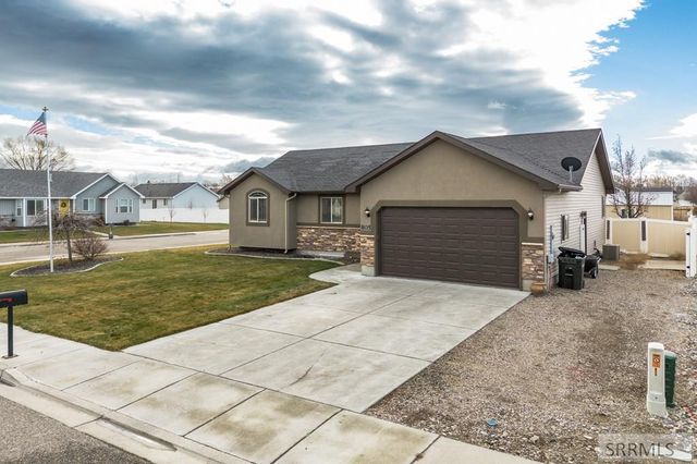 805 W Falcon Circle, Blackfoot, ID 83221