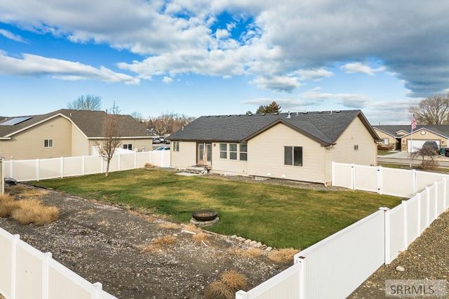 805 W Falcon Circle, Blackfoot, ID 83221