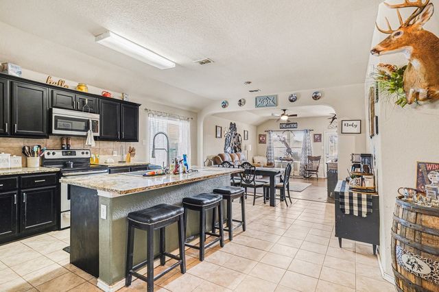 605 River Rock Drive, Azle, TX 76020