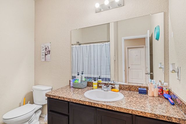 605 River Rock Drive, Azle, TX 76020