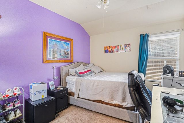 605 River Rock Drive, Azle, TX 76020