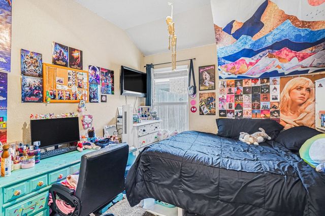 605 River Rock Drive, Azle, TX 76020