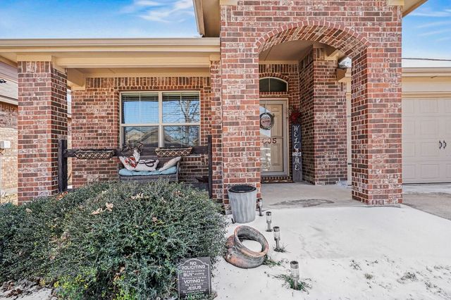 605 River Rock Drive, Azle, TX 76020