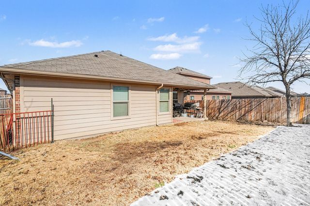 605 River Rock Drive, Azle, TX 76020