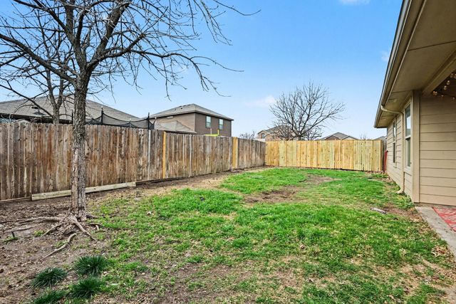 605 River Rock Drive, Azle, TX 76020