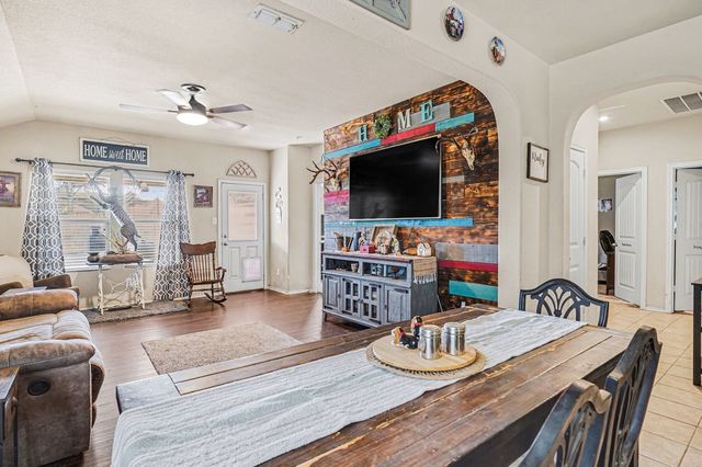 605 River Rock Drive, Azle, TX 76020