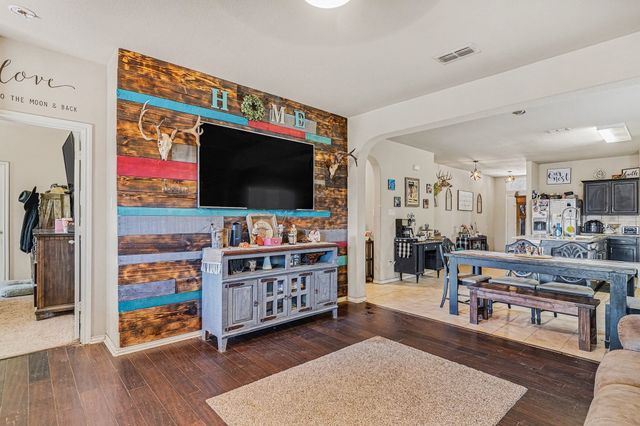 605 River Rock Drive, Azle, TX 76020