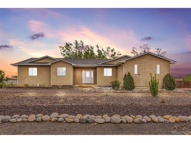 1015 W Stallion Dr, Pueblo West, CO 81007