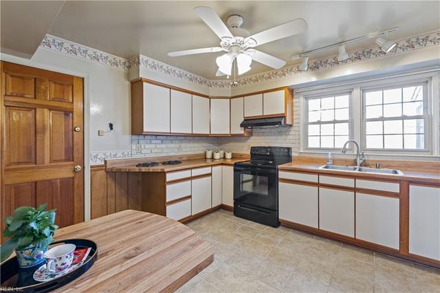 5836 Hartwick DR, Norfolk, VA 23518