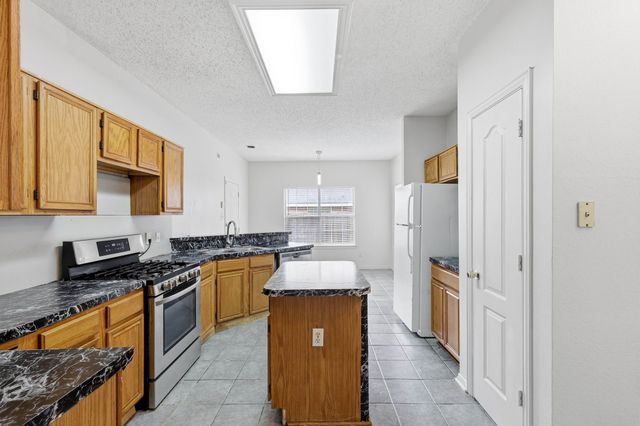 611 Fern Drive, Desoto, TX 75115