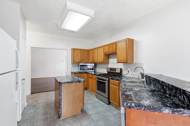 611 Fern Drive, Desoto, TX 75115