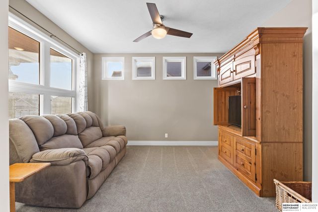 12462 Pheasant Run Lane, Papillion, NE 68046