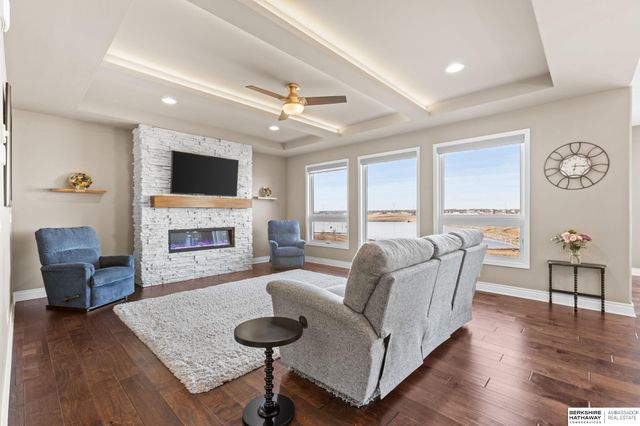 12462 Pheasant Run Lane, Papillion, NE 68046