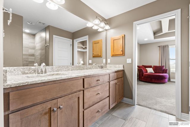 12462 Pheasant Run Lane, Papillion, NE 68046