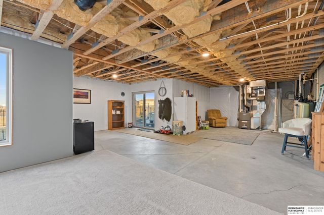 12462 Pheasant Run Lane, Papillion, NE 68046