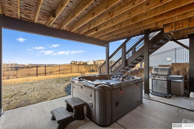 12462 Pheasant Run Lane, Papillion, NE 68046