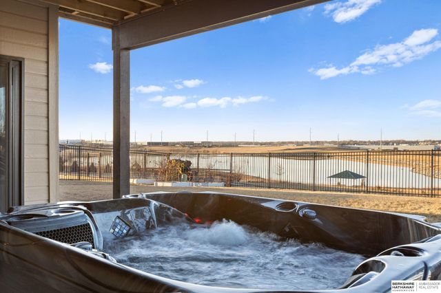 12462 Pheasant Run Lane, Papillion, NE 68046