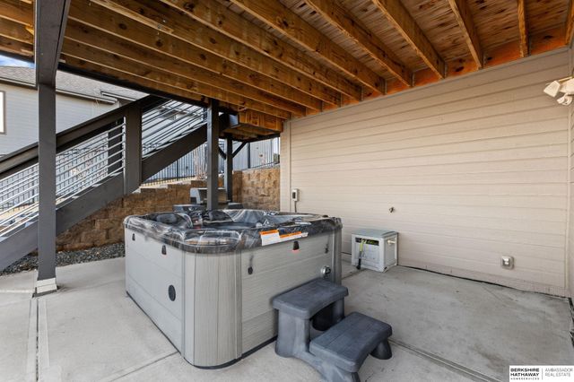 12462 Pheasant Run Lane, Papillion, NE 68046