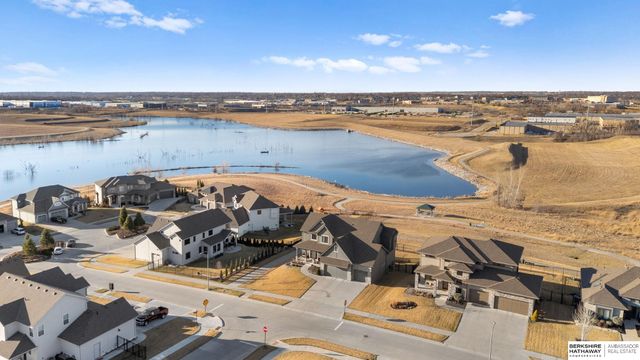 12462 Pheasant Run Lane, Papillion, NE 68046