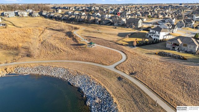12462 Pheasant Run Lane, Papillion, NE 68046