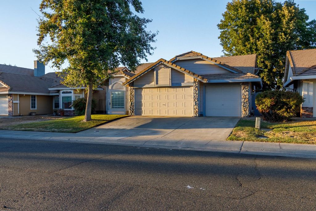 8548 Chamonix Way, Antelope, CA 95843