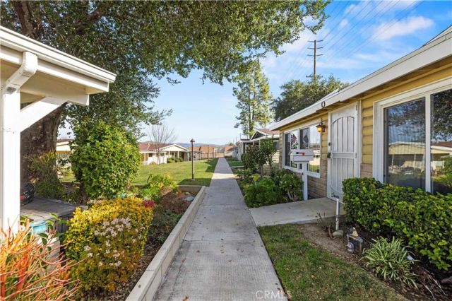 19120 Avenue Of The Oaks A, Newhall, CA 91321