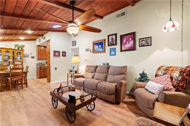 19120 Avenue Of The Oaks A, Newhall, CA 91321