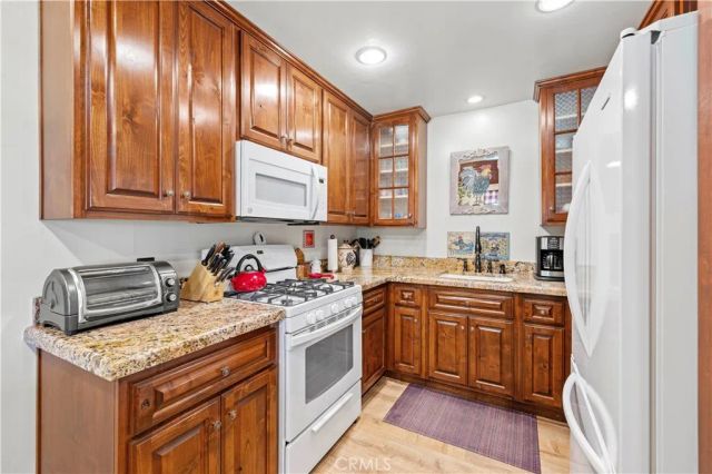 19120 Avenue Of The Oaks A, Newhall, CA 91321
