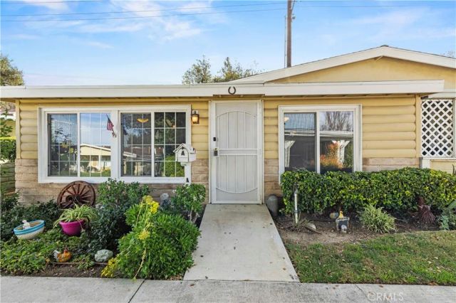 19120 Avenue Of The Oaks A, Newhall, CA 91321