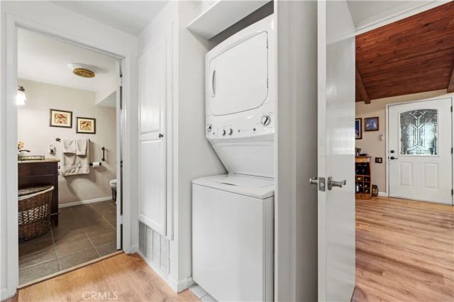 19120 Avenue Of The Oaks A, Newhall, CA 91321