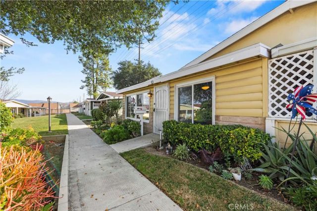 19120 Avenue Of The Oaks A, Newhall, CA 91321