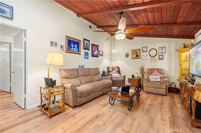 19120 Avenue Of The Oaks A, Newhall, CA 91321