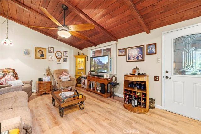 19120 Avenue Of The Oaks A, Newhall, CA 91321