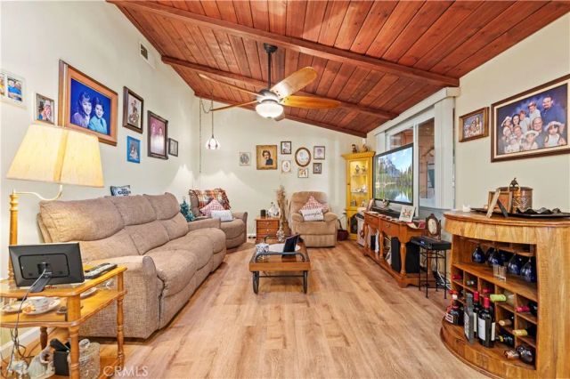 19120 Avenue Of The Oaks A, Newhall, CA 91321