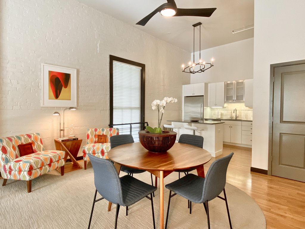 Image 1 of property listing at 301 CENTRAL Avenue NE 113, Albuquerque, NM 87102