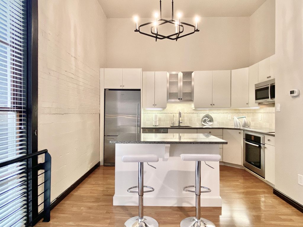 Image 10 of property listing at 301 CENTRAL Avenue NE 113, Albuquerque, NM 87102