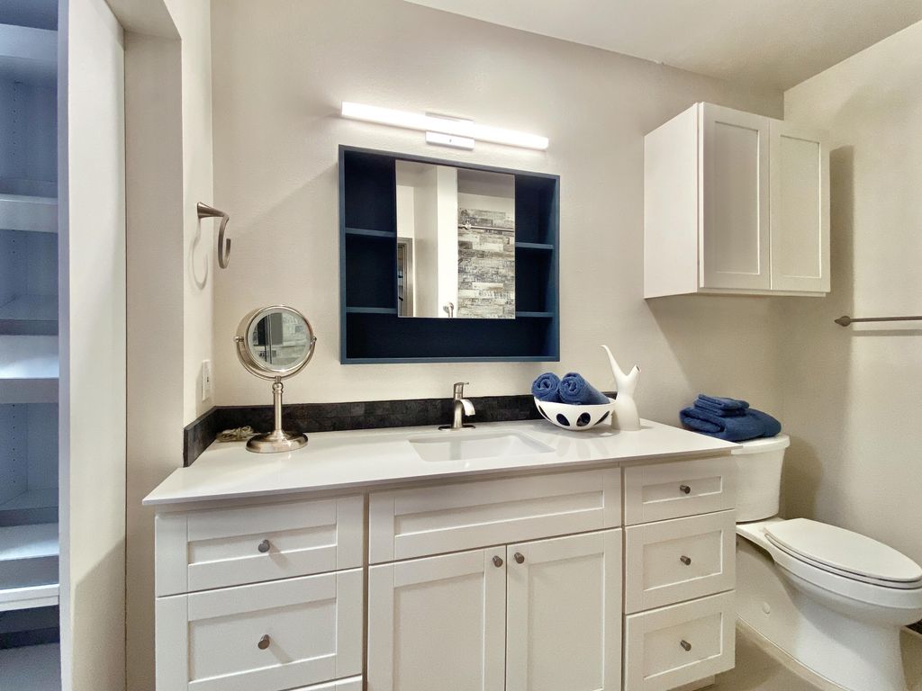 Image 25 of property listing at 301 CENTRAL Avenue NE 113, Albuquerque, NM 87102