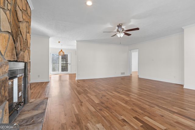 131 Hunter Way, Carrollton, GA 30117