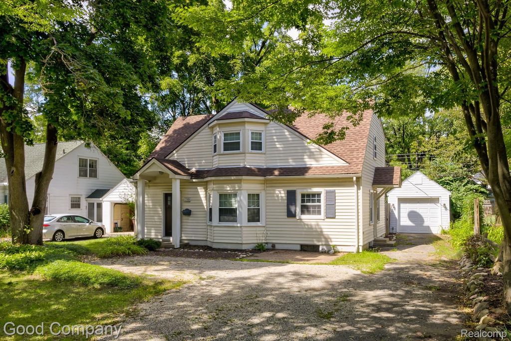 1305 E Stadium Boulevard, Ann Arbor, MI 48104