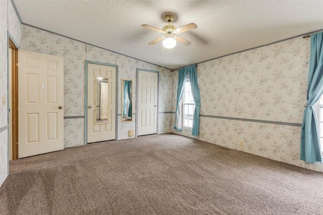 210 Saint Ives, Lansing, MI 48906