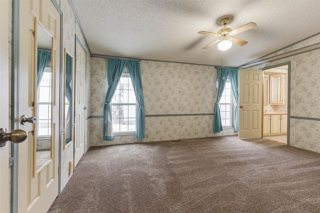 210 Saint Ives, Lansing, MI 48906