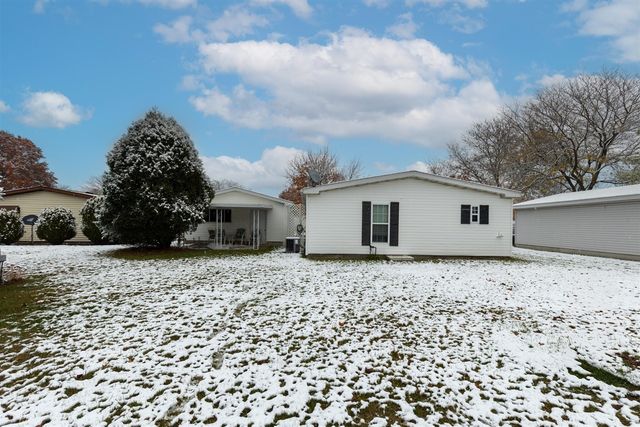 210 Saint Ives, Lansing, MI 48906