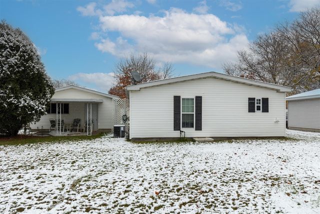 210 Saint Ives, Lansing, MI 48906