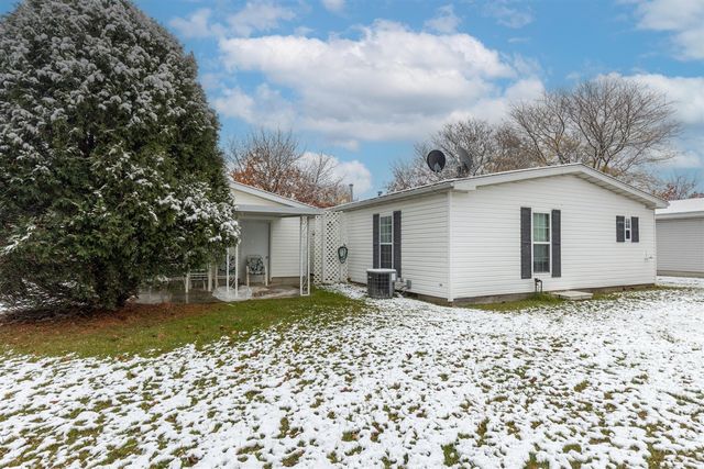 210 Saint Ives, Lansing, MI 48906