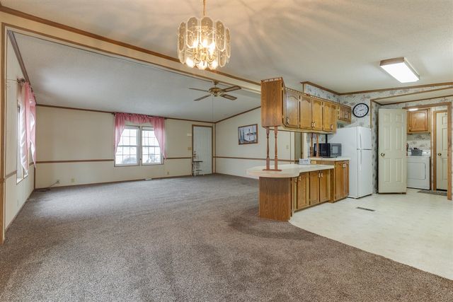 210 Saint Ives, Lansing, MI 48906