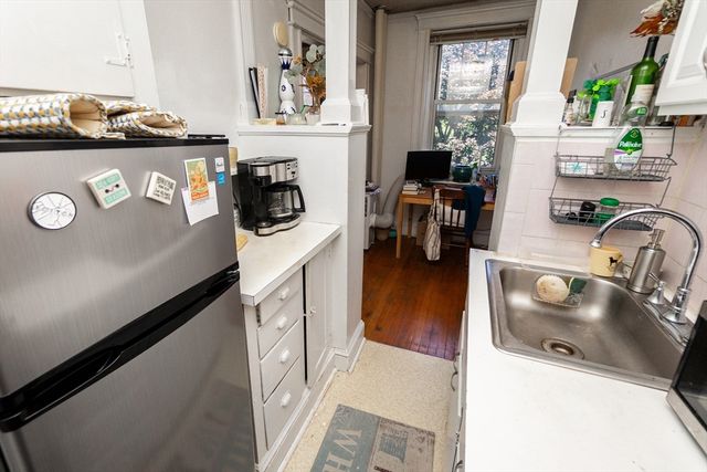 118 Riverway 22, Boston, MA 02215