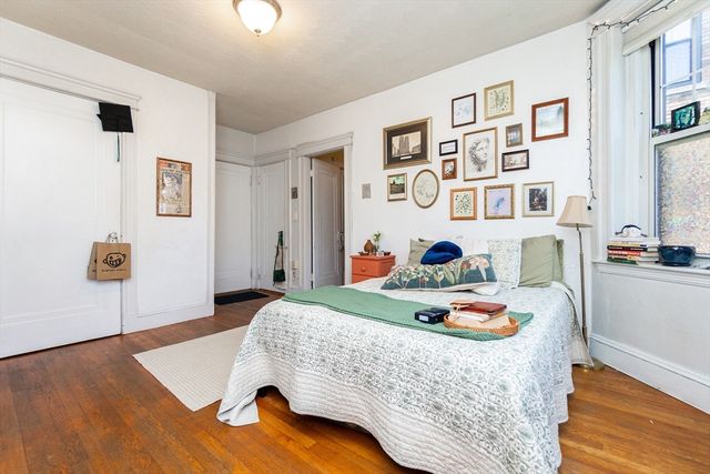 118 Riverway 22, Boston, MA 02215