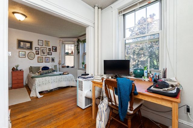 118 Riverway 22, Boston, MA 02215